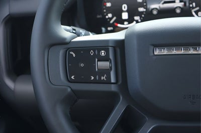 2026 Land Rover Defender 110 X-Dynamic SE