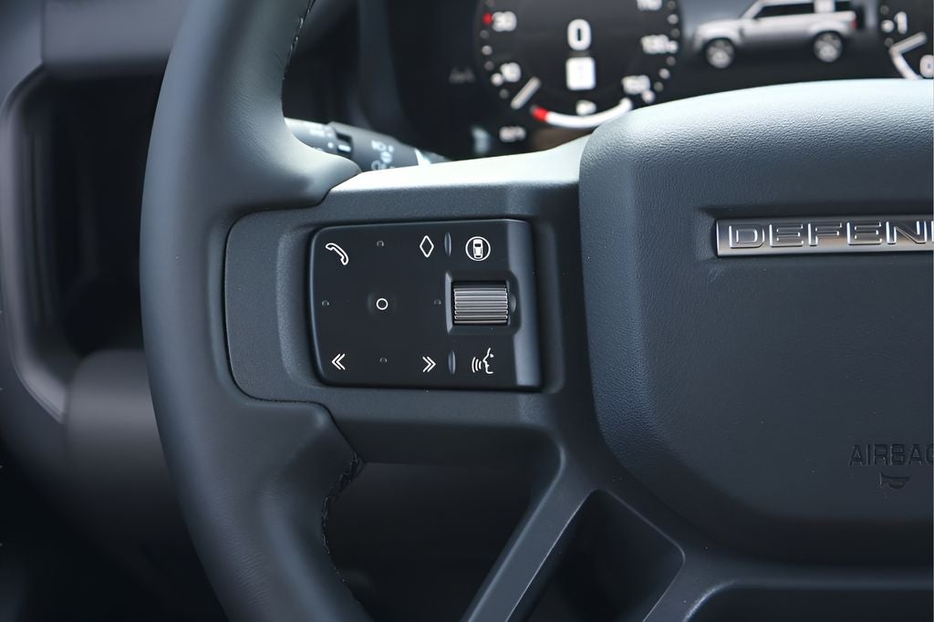 2026 Land Rover Defender 110 X-Dynamic SE