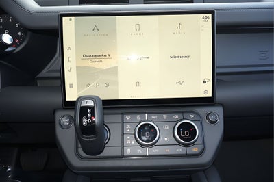 2026 Land Rover Defender 110 X-Dynamic SE