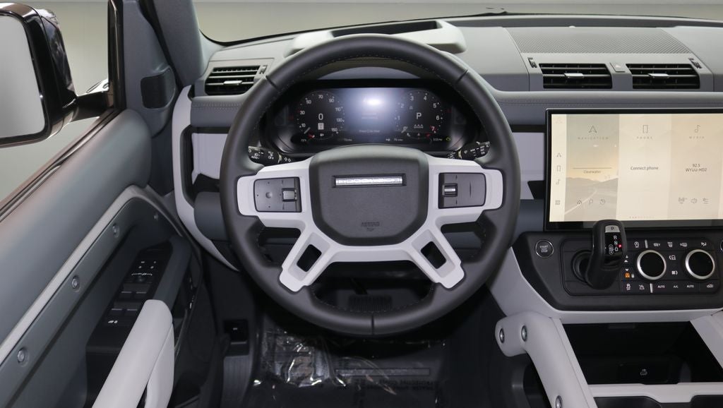 2026 Land Rover Defender 110 X-Dynamic SE