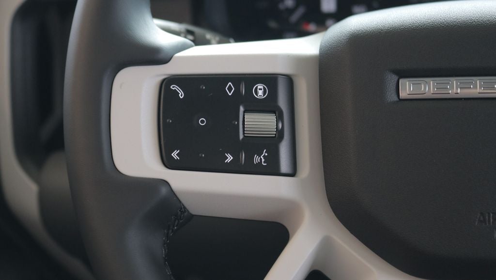 2026 Land Rover Defender 110 X-Dynamic SE