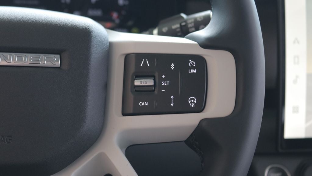 2026 Land Rover Defender 110 X-Dynamic SE