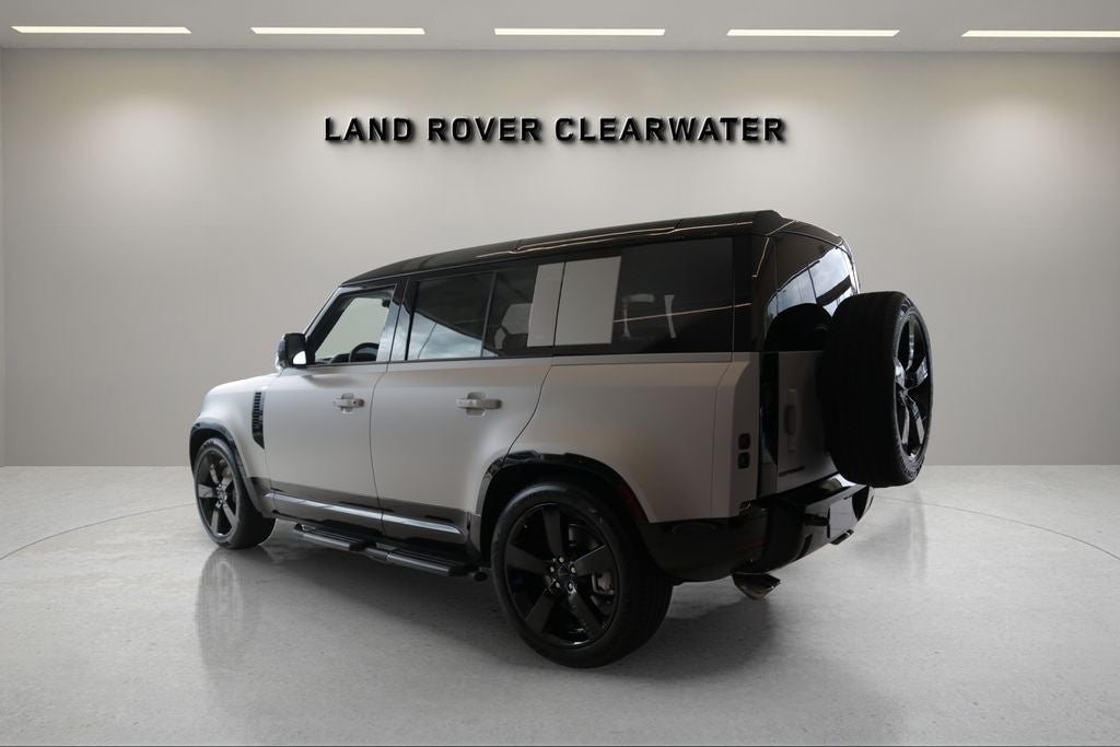 2026 Land Rover Defender 110 X-Dynamic SE