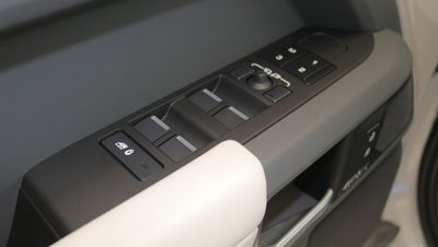 2026 Land Rover Defender 110 X-Dynamic SE