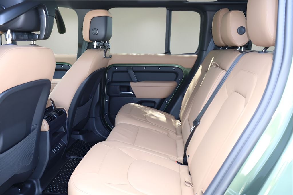 2026 Land Rover Defender 110 X-Dynamic SE