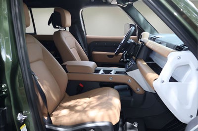 2026 Land Rover Defender 110 X-Dynamic SE