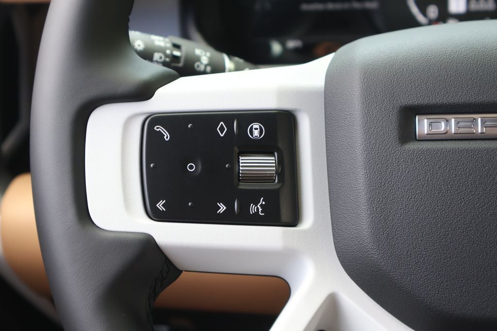 2026 Land Rover Defender 110 X-Dynamic SE