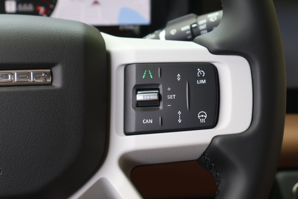 2026 Land Rover Defender 110 X-Dynamic SE