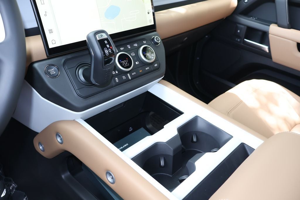 2026 Land Rover Defender 110 X-Dynamic SE
