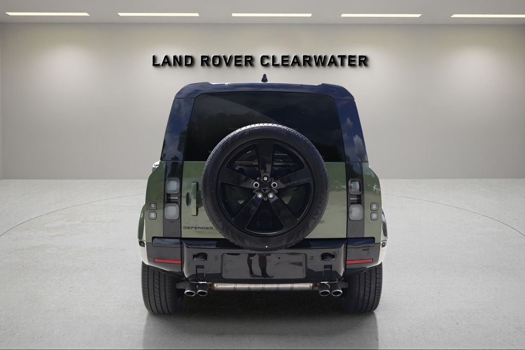 2026 Land Rover Defender 110 X-Dynamic SE