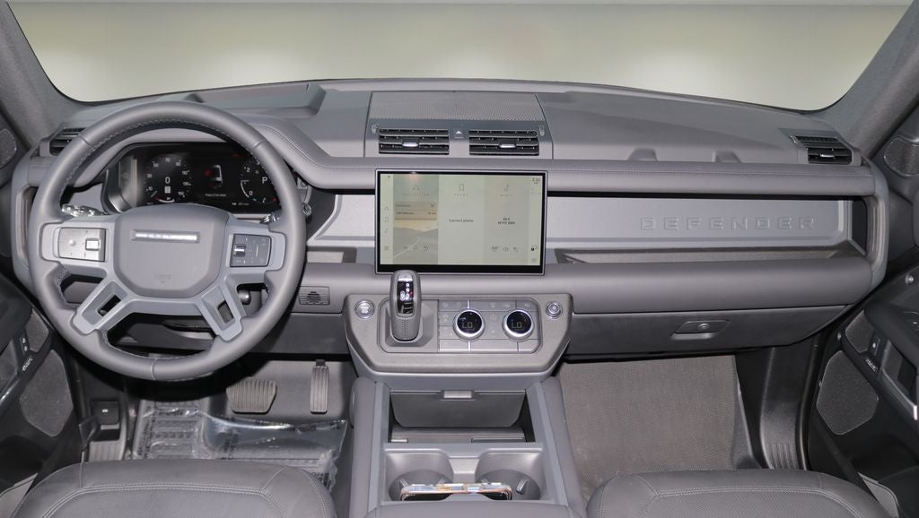 2025 Land Rover Defender 130 X-Dynamic SE