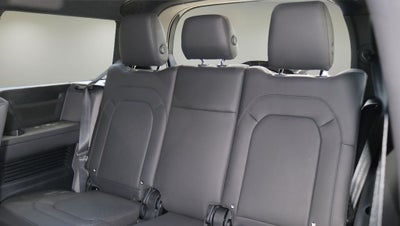 2025 Land Rover Defender 130 X-Dynamic SE