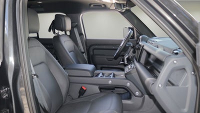 2025 Land Rover Defender 130 X-Dynamic SE