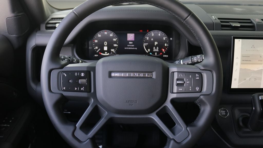 2025 Land Rover Defender 130 X-Dynamic SE