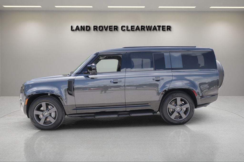 2025 Land Rover Defender 130 X-Dynamic SE