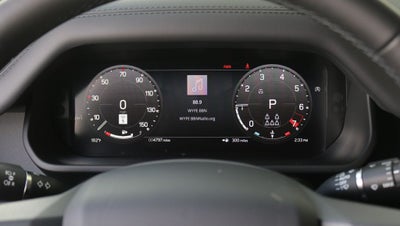 2025 Land Rover Defender 130 X-Dynamic SE