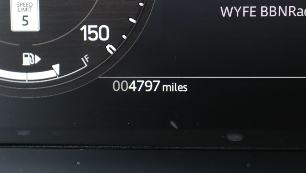 2025 Land Rover Defender 130 X-Dynamic SE