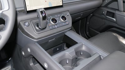 2025 Land Rover Defender 130 X-Dynamic SE