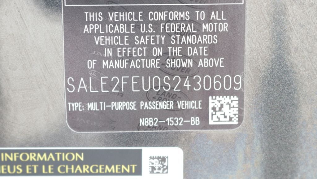 2025 Land Rover Defender 130 X-Dynamic SE