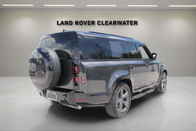 2025 Land Rover Defender 130 X-Dynamic SE