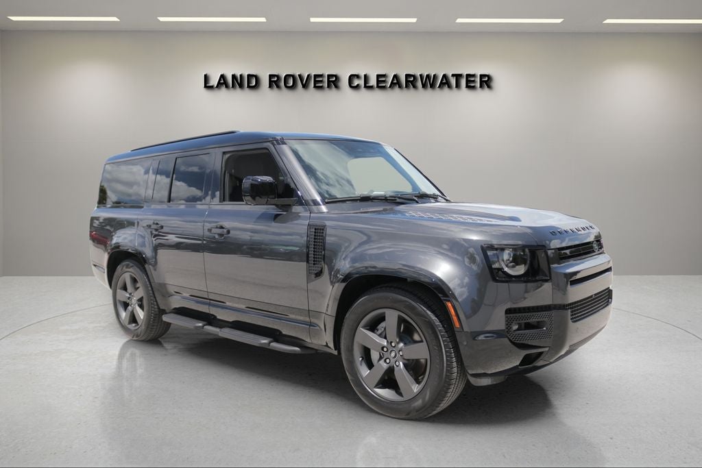 2025 Land Rover Defender 130 X-Dynamic SE