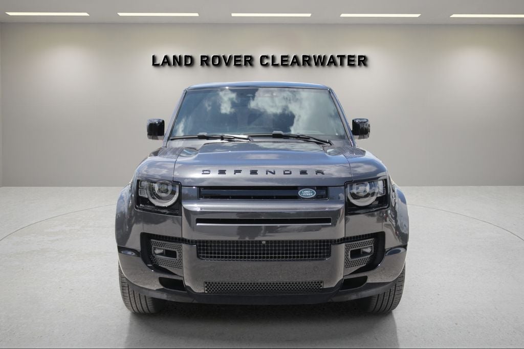 2025 Land Rover Defender 130 X-Dynamic SE