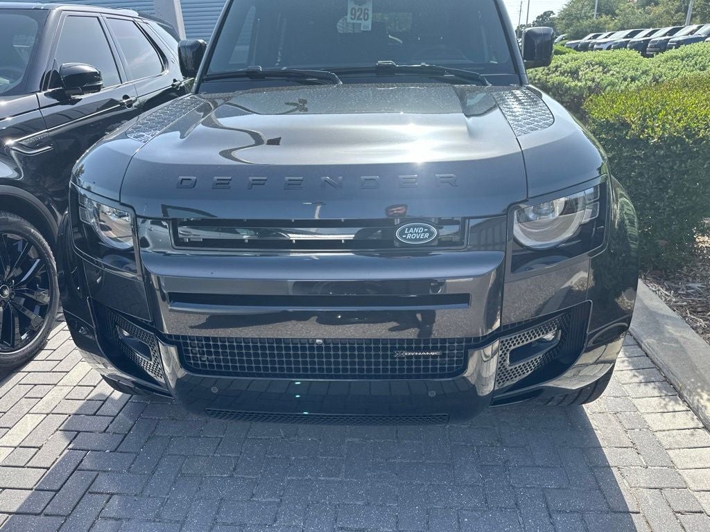 2023 Land Rover Defender 130 X-Dynamic SE