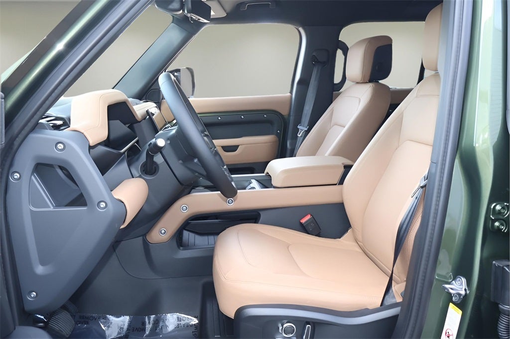 2026 Land Rover Defender 130 X-Dynamic SE