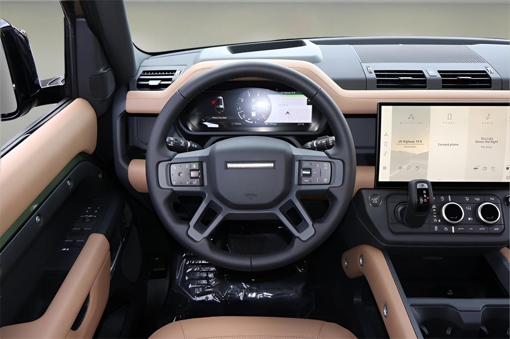 2026 Land Rover Defender 130 X-Dynamic SE