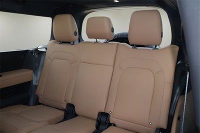 2026 Land Rover Defender 130 X-Dynamic SE