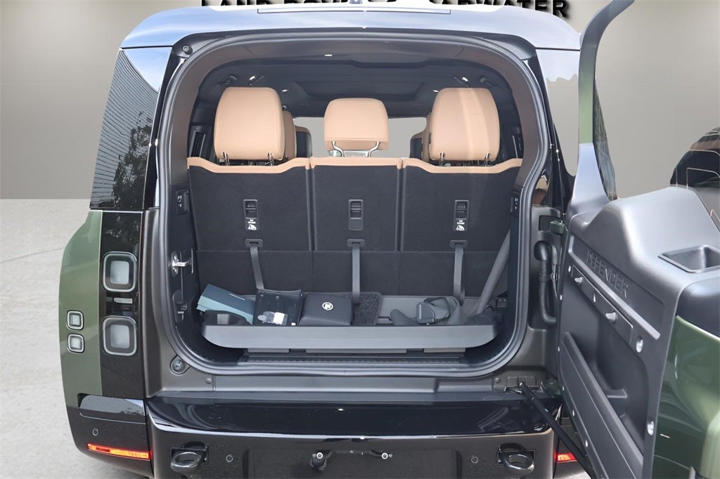 2026 Land Rover Defender 130 X-Dynamic SE