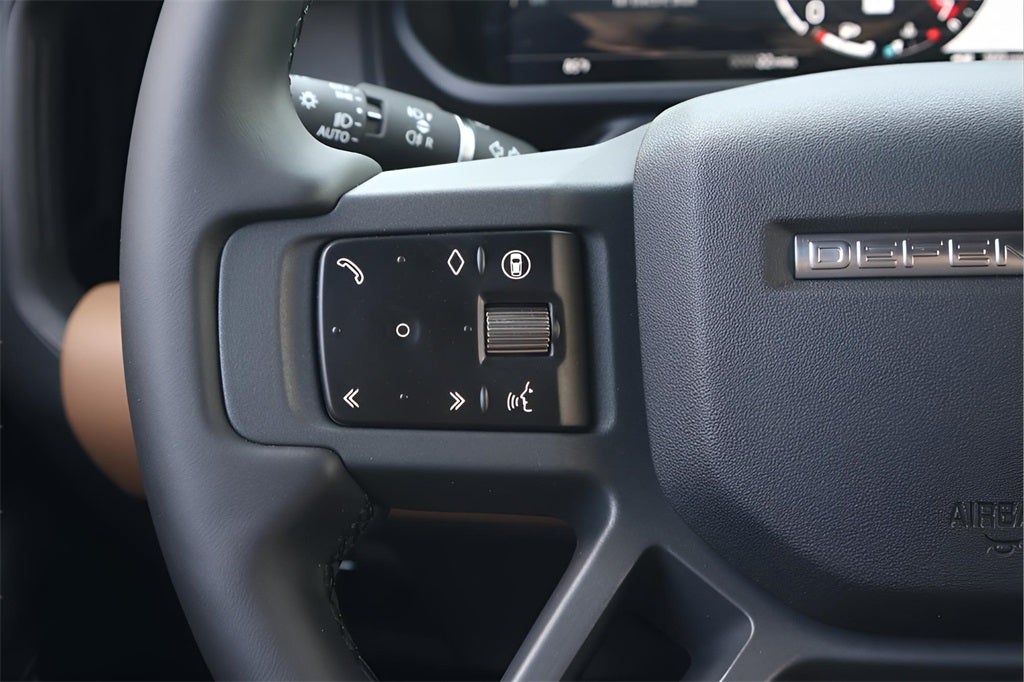 2026 Land Rover Defender 130 X-Dynamic SE