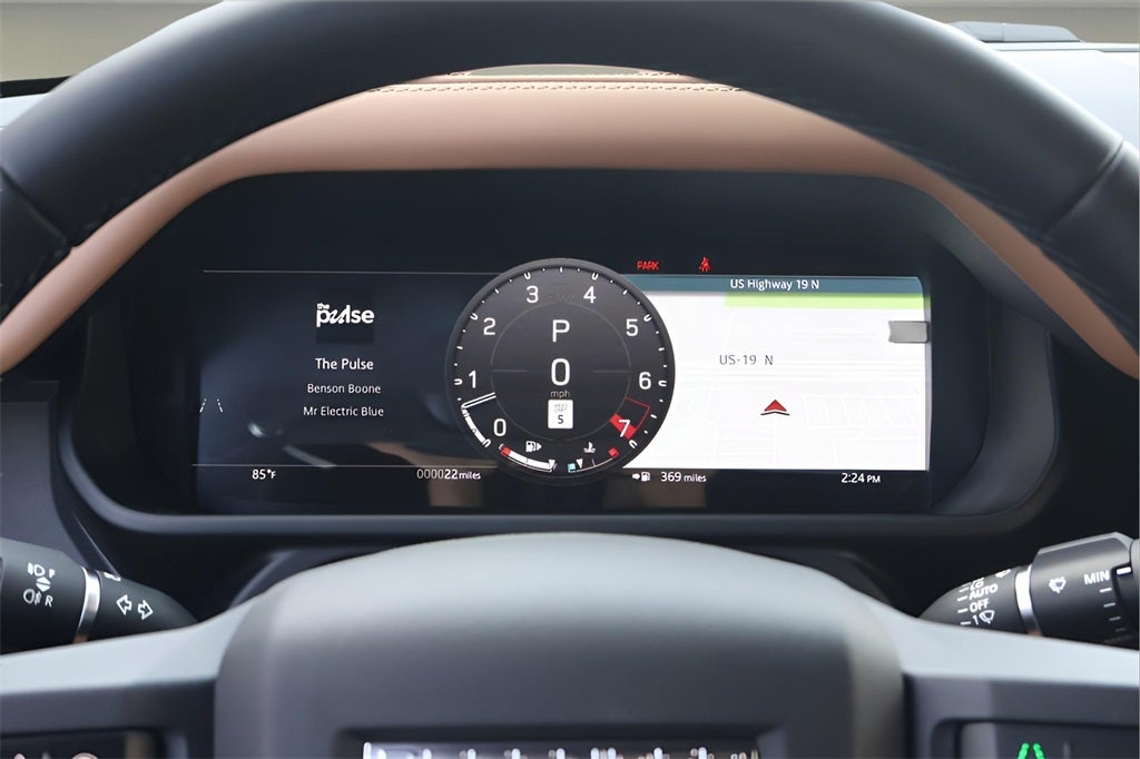 2026 Land Rover Defender 130 X-Dynamic SE