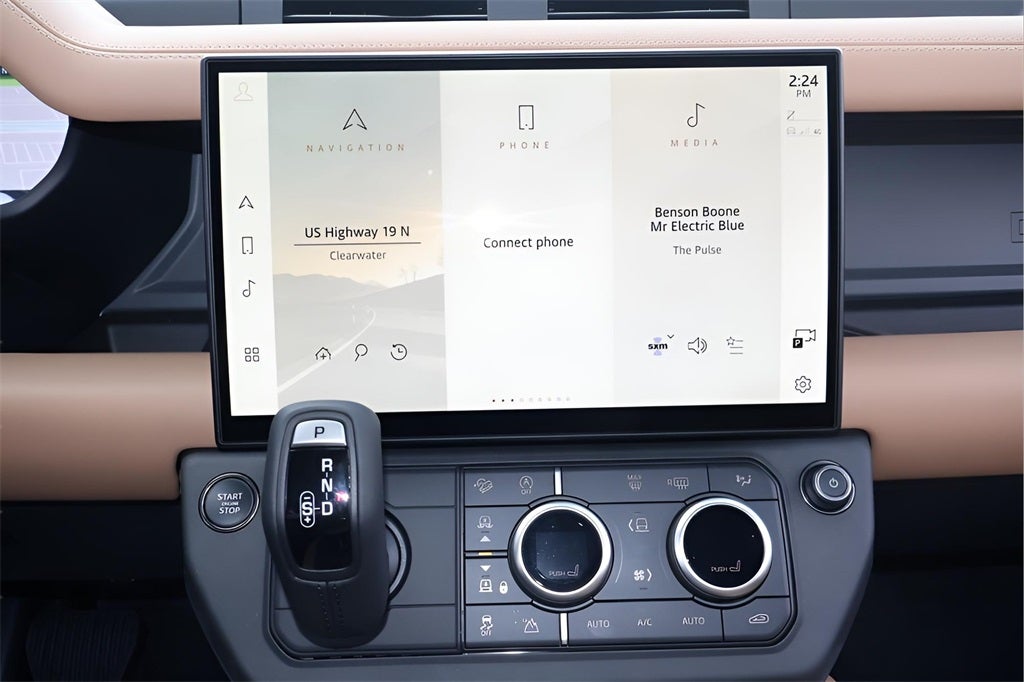 2026 Land Rover Defender 130 X-Dynamic SE