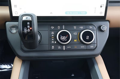 2026 Land Rover Defender 130 X-Dynamic SE