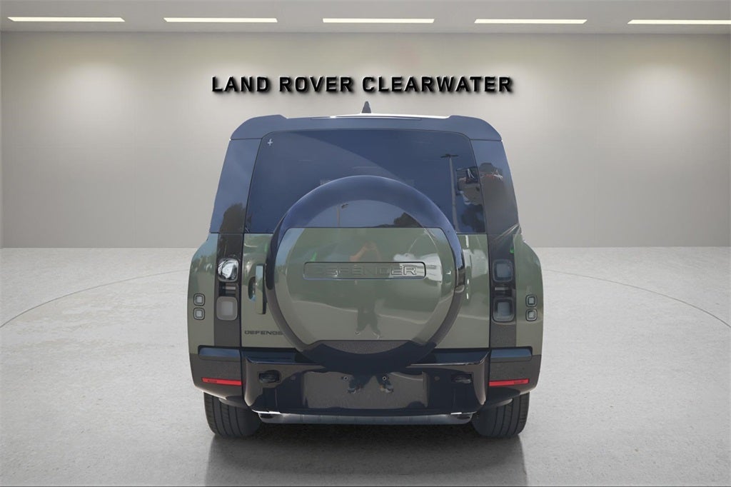 2026 Land Rover Defender 130 X-Dynamic SE