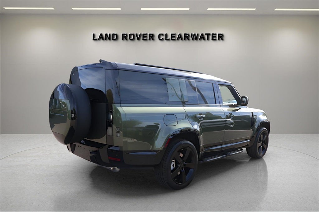 2026 Land Rover Defender 130 X-Dynamic SE