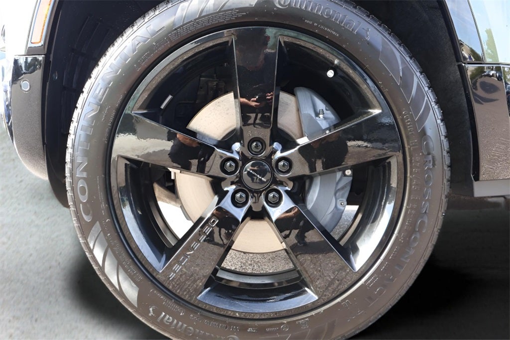 2026 Land Rover Defender 130 X-Dynamic SE