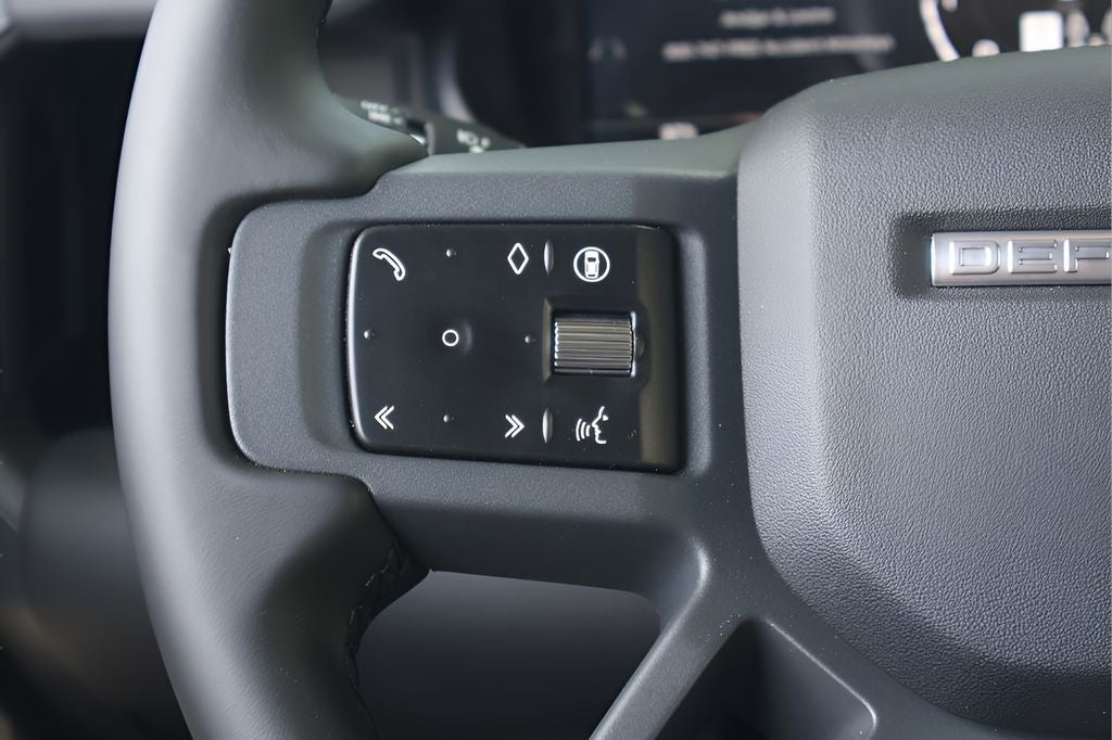 2026 Land Rover Defender 130 X-Dynamic SE