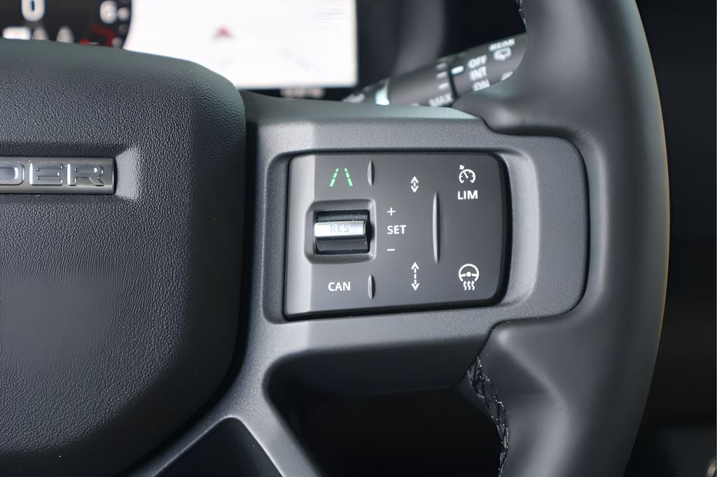 2026 Land Rover Defender 130 X-Dynamic SE