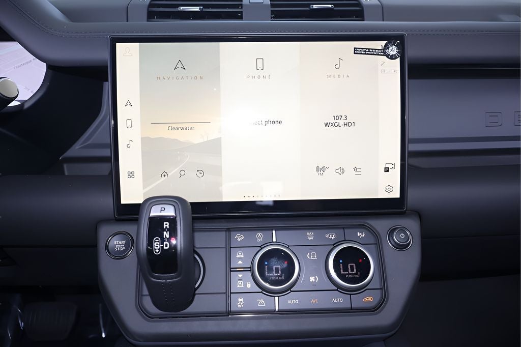 2026 Land Rover Defender 130 X-Dynamic SE