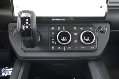 2026 Land Rover Defender 130 X-Dynamic SE