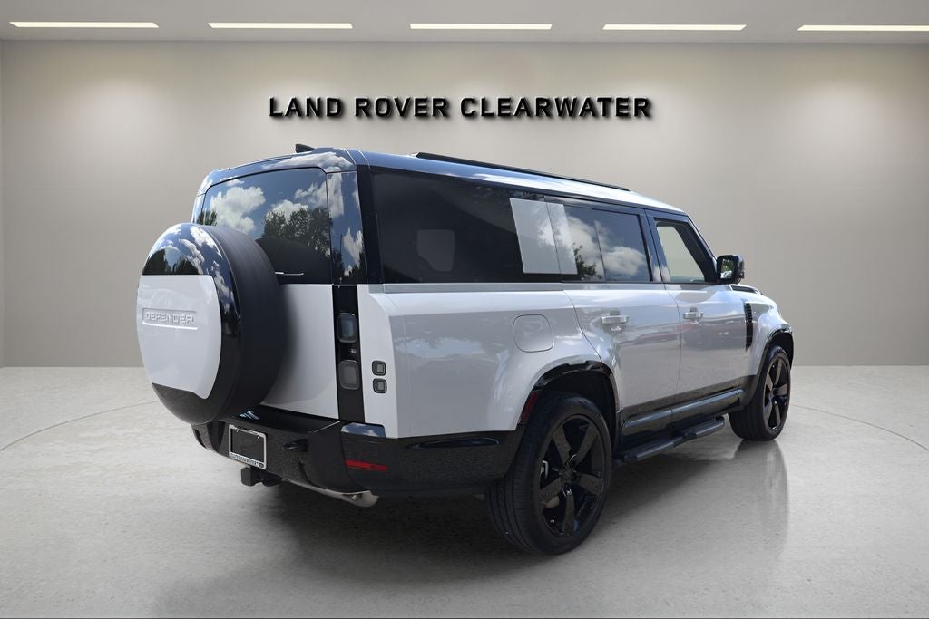 2026 Land Rover Defender 130 X-Dynamic SE