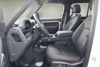 2026 Land Rover Defender 130 X-Dynamic SE