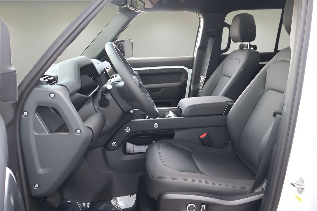 2026 Land Rover Defender 130 X-Dynamic SE