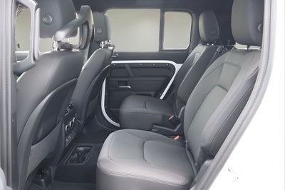 2026 Land Rover Defender 130 X-Dynamic SE