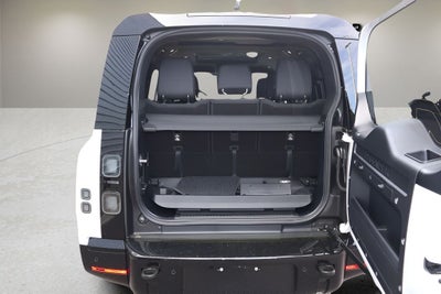 2026 Land Rover Defender 130 X-Dynamic SE