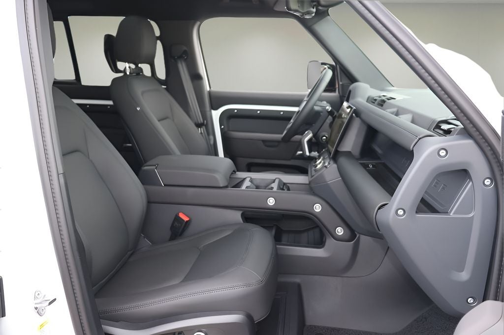 2026 Land Rover Defender 130 X-Dynamic SE