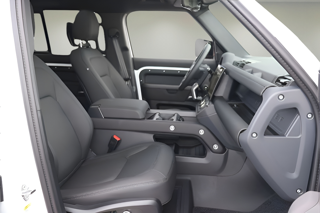 2026 Land Rover Defender 130 X-Dynamic SE