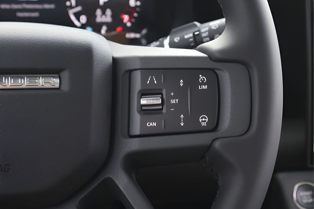 2026 Land Rover Defender 130 X-Dynamic SE